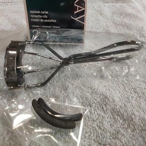 Mary Kay eyelash curler with two pad refills NEW!